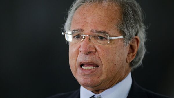 Em Brasília, o ministro da Economia, Paulo Guedes, dá entrevista no Palácio do Planalto, em 8 de março de 2021 - Sputnik Brasil