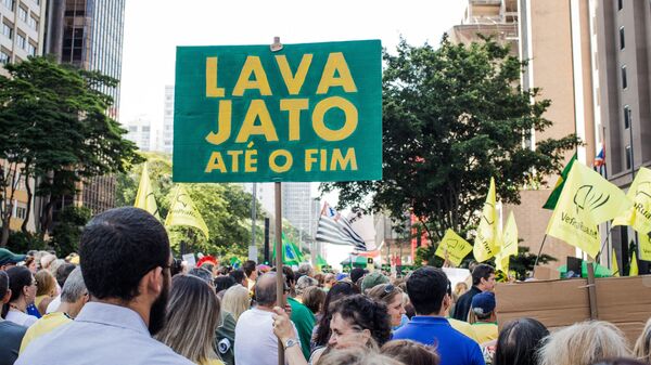 Manifestação a favor da Lava Jato na avenida Paulista - Sputnik Brasil