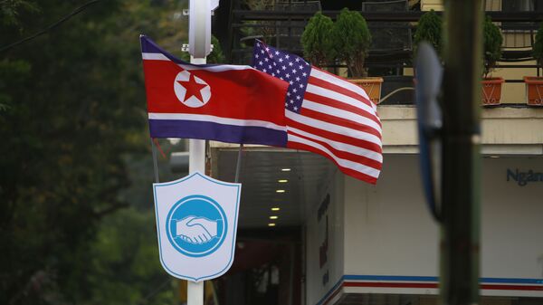 Bandeiras da Coreia do Norte e EUA - Sputnik Brasil