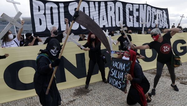 Protesto em Brasília contra a gestão da pandemia pelo governo do presidente Jair Bolsonaro - Sputnik Brasil