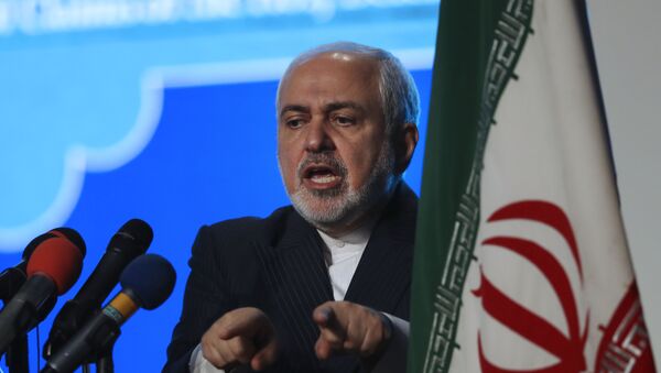 Mohammad Javad Zarif, ministro das Relações Exteriores do Irã, discursa em coletiva de imprensa em Teerã, Irã, 23 de fevereiro de 2021 - Sputnik Brasil