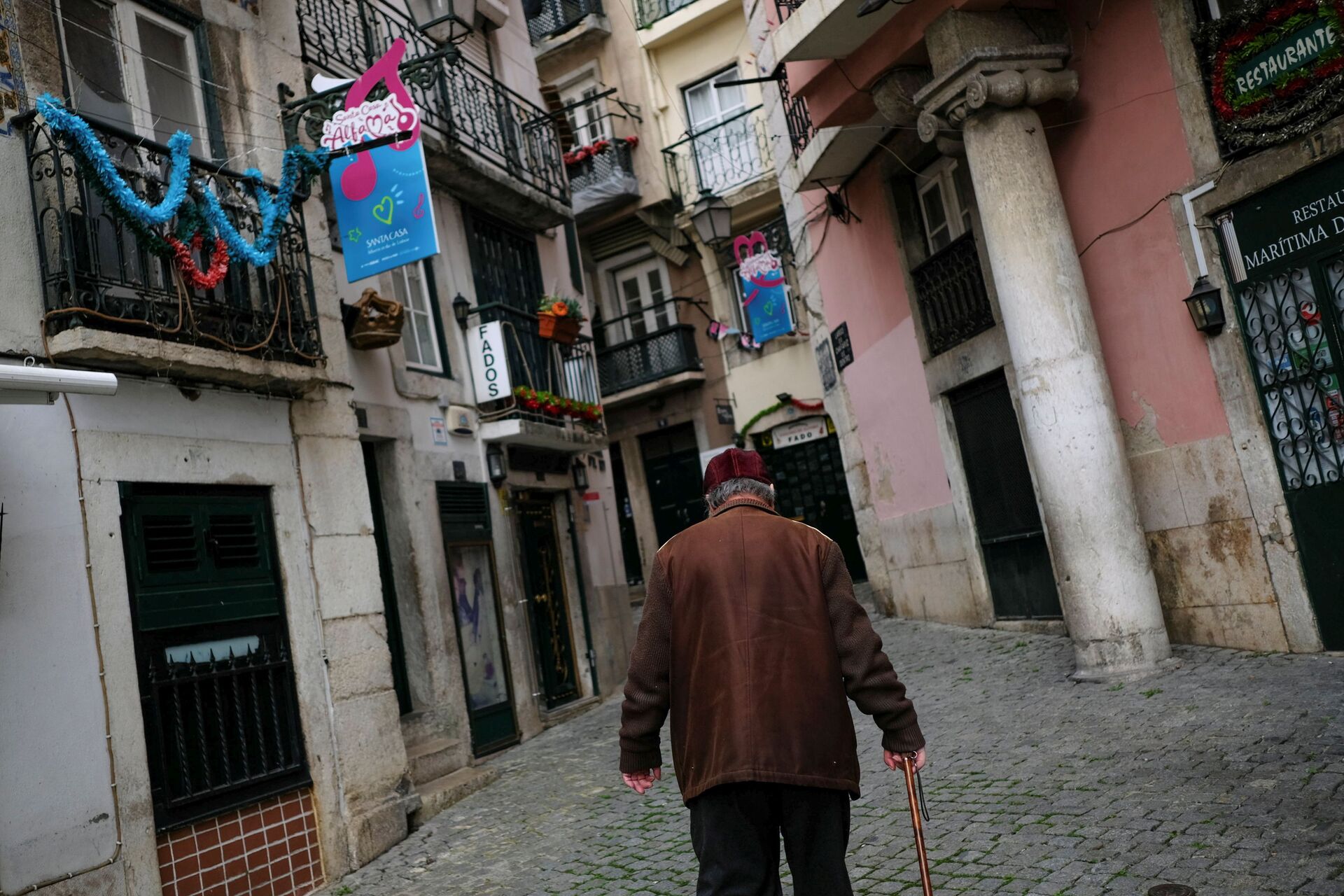 Após lockdown, Portugal tem 1º dia sem mortes por COVID-19 desde agosto de 2020 - Sputnik Brasil, 1920, 26.04.2021