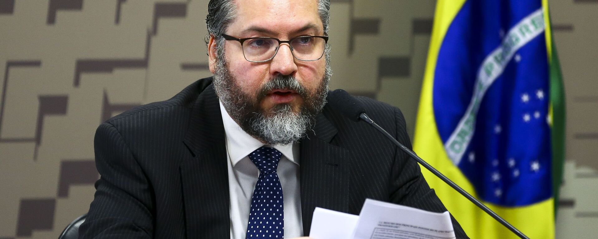 O ministro das Relações Exteriores, Ernesto Araújo, durante audiência pública na Comissão de Relações Exteriores e Defesa Nacional do Senado - Sputnik Brasil, 1920, 29.03.2021