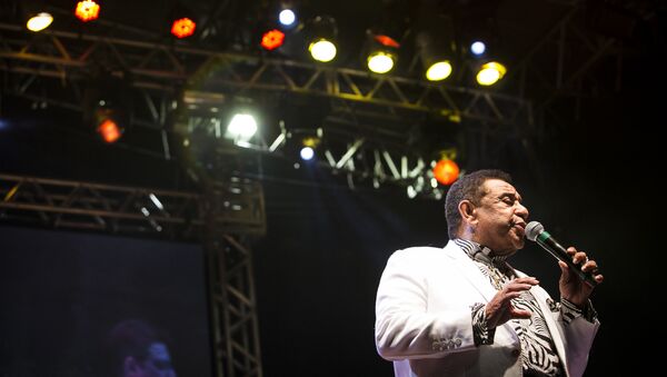 Cantor Agnaldo Timóteo se apresenta no palco República durante a Virada Cultural de São Paulo, em 22 de maio de 2016 - Sputnik Brasil