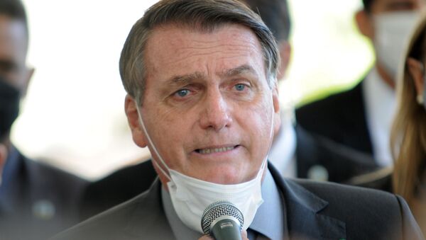 Em visita a Chapecó (SC), Bolsonaro volta a dizer que não haverá lockdown no Brasil, no dia 7 de abril de 2021 - Sputnik Brasil