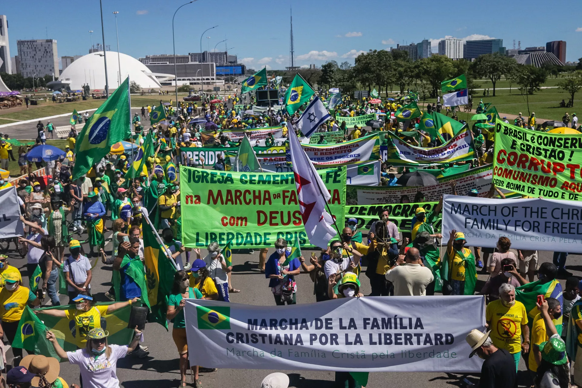 Forças Armadas estão minando por completo todo prestígio que já tiveram, diz cientista político - Sputnik Brasil, 1920, 14.06.2021