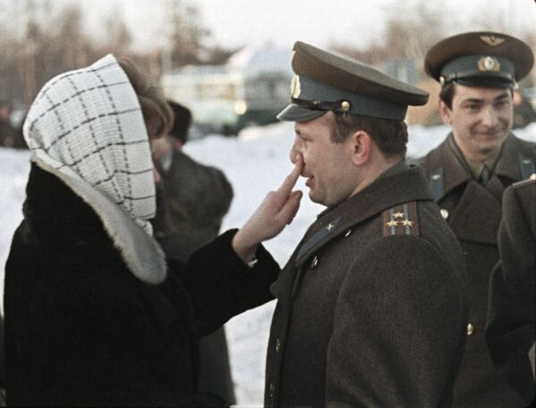 Cosmonautas soviéticos Valentina Tereshkova e Yuri Gagarin, 1965 - Sputnik Brasil