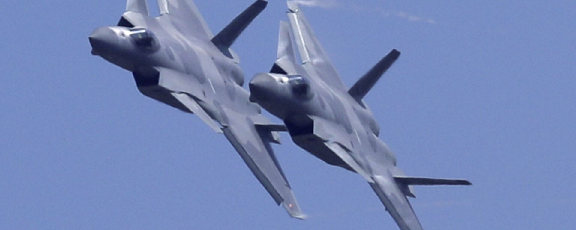 Caças J-20 da Força Aérea do Exército Popular de Libertação - Sputnik Brasil, 1920, 11.11.2025