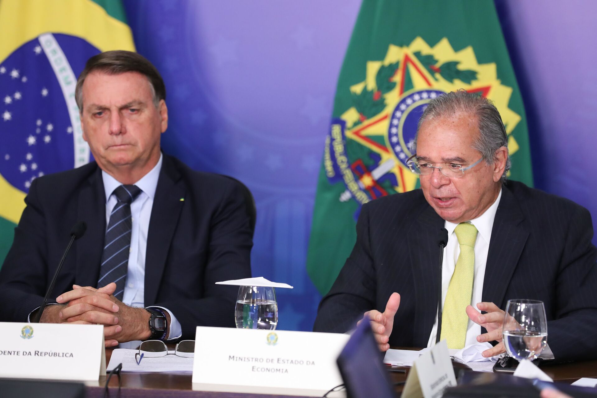 Jair Bolsonaro assina MP que flexibiliza a legislação trabalhista - Sputnik Brasil, 1920, 28.04.2021