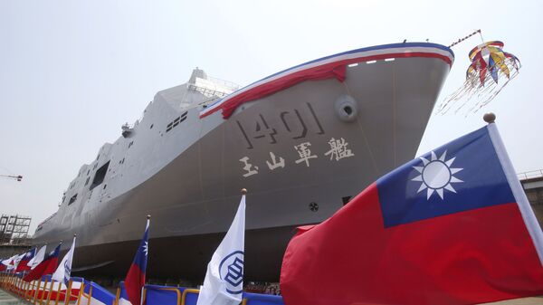 Navio de transporte anfíbio Yushan da Marinha de Taiwan, de construção nacional, durante sua cerimônia de lançamento em Kaosiung, Taiwan, 13 de abril de 2021 - Sputnik Brasil