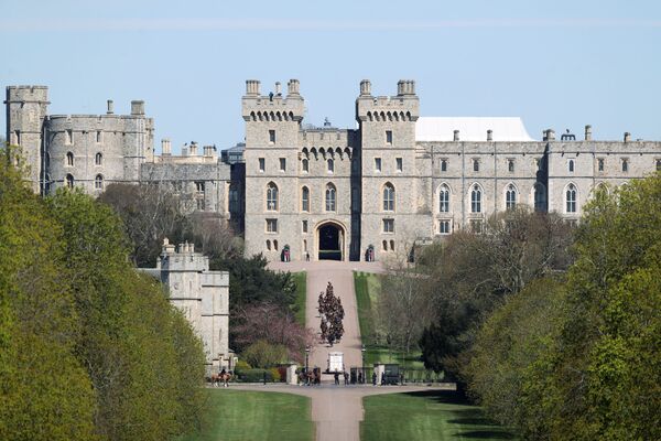 Tropas de artilharia montada real chegam ao Castelo de Windsor - Sputnik Brasil