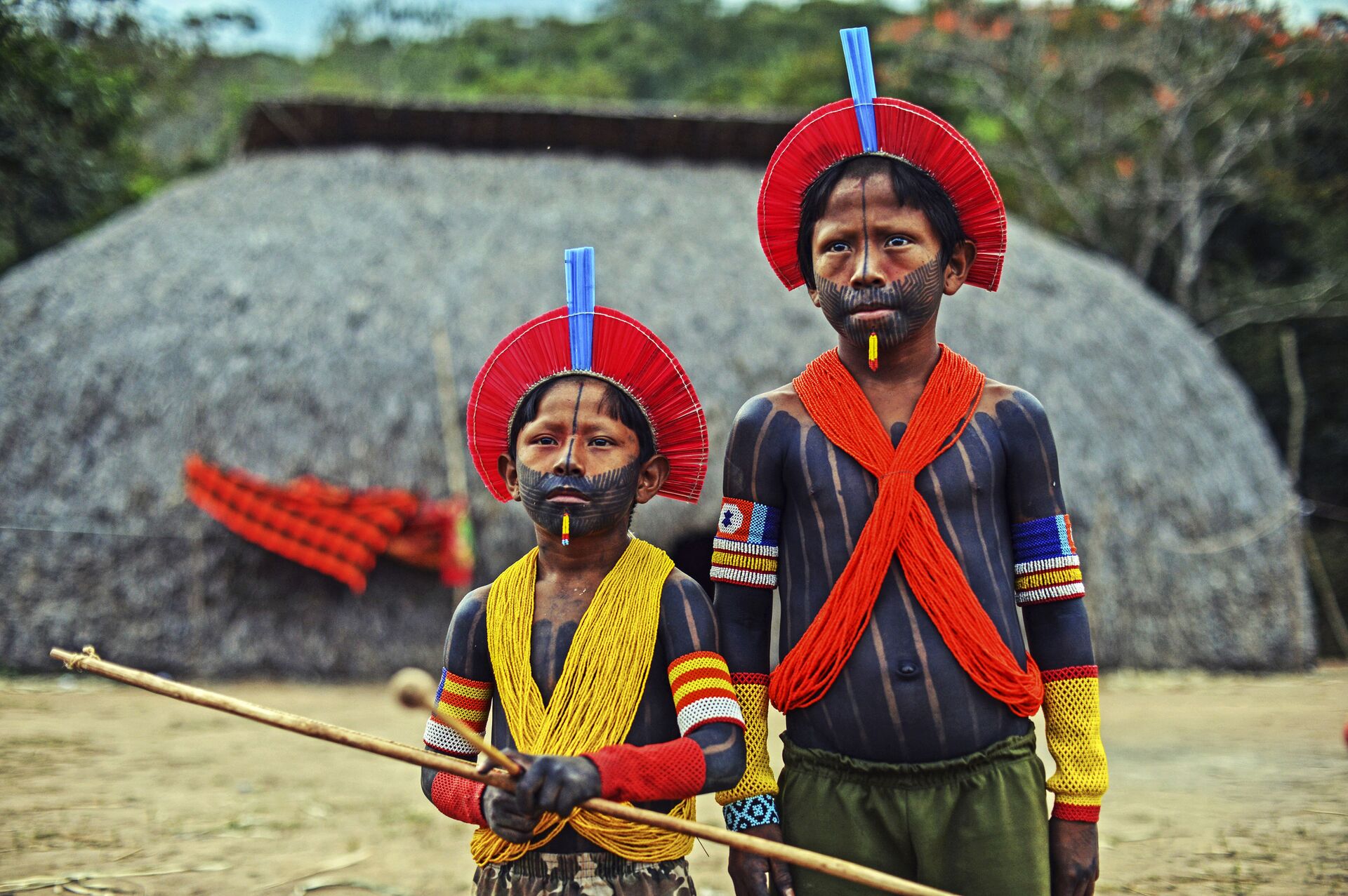 Dia dos Povos Indígenas é celebrado no Brasil em 19 de abril. Na foto, crianças indígenas - Sputnik Brasil, 1920, 15.07.2022