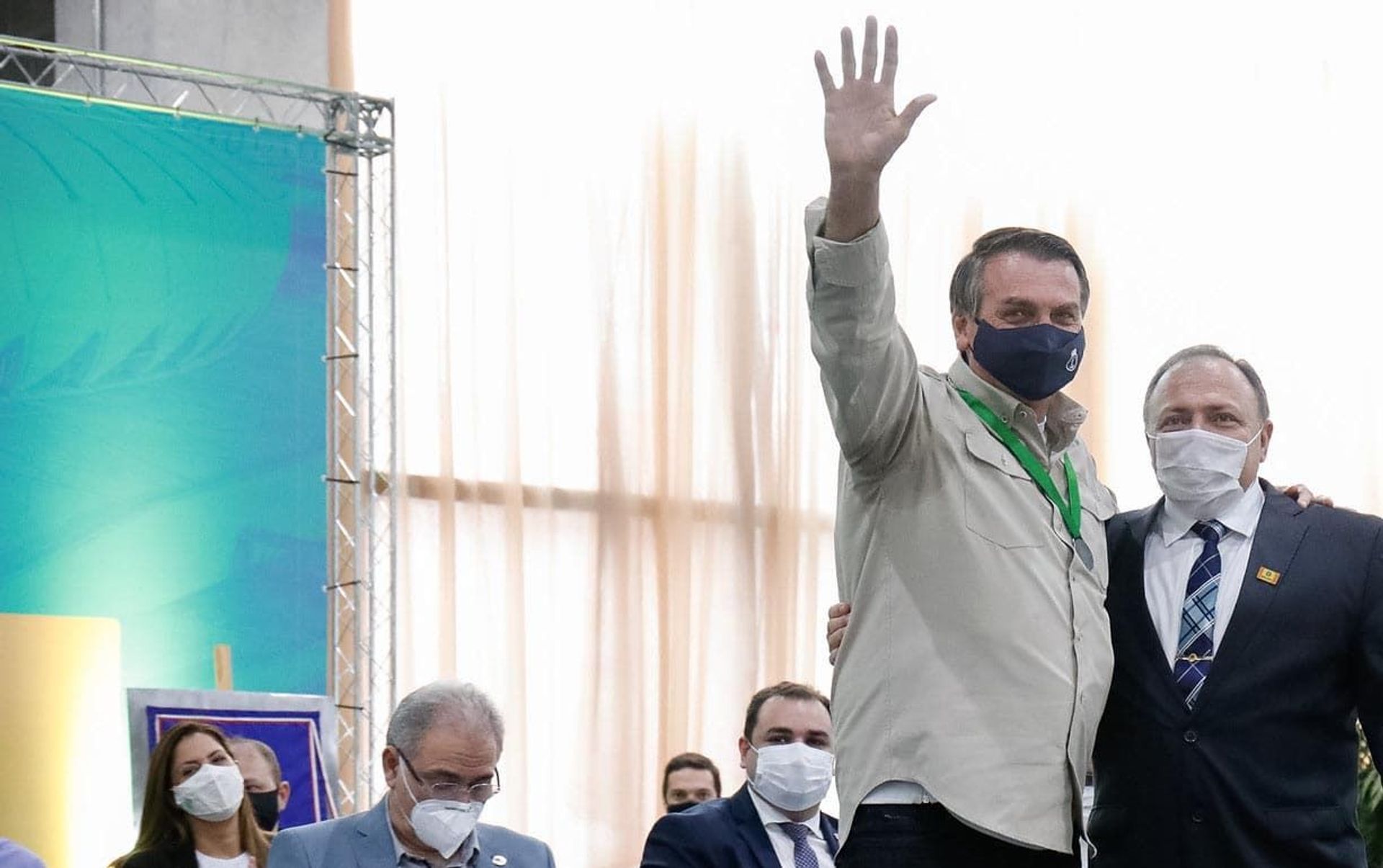 CPI da pandemia: Pazuello teme prisão e abandono de Bolsonaro, diz jornal CPI da pandemia: Pazuello teme prisão e abandono de Bolsonaro, diz jornal - Sputnik Brasil, 1920, 04.05.2021