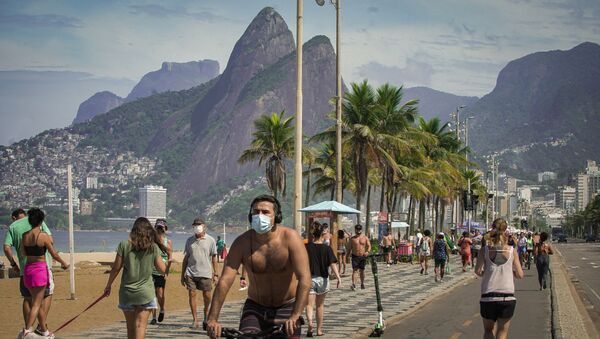 Movimentação praia de Ipanema, no Rio de Janeiro, no dia 18 de abril de 2021 - Sputnik Brasil