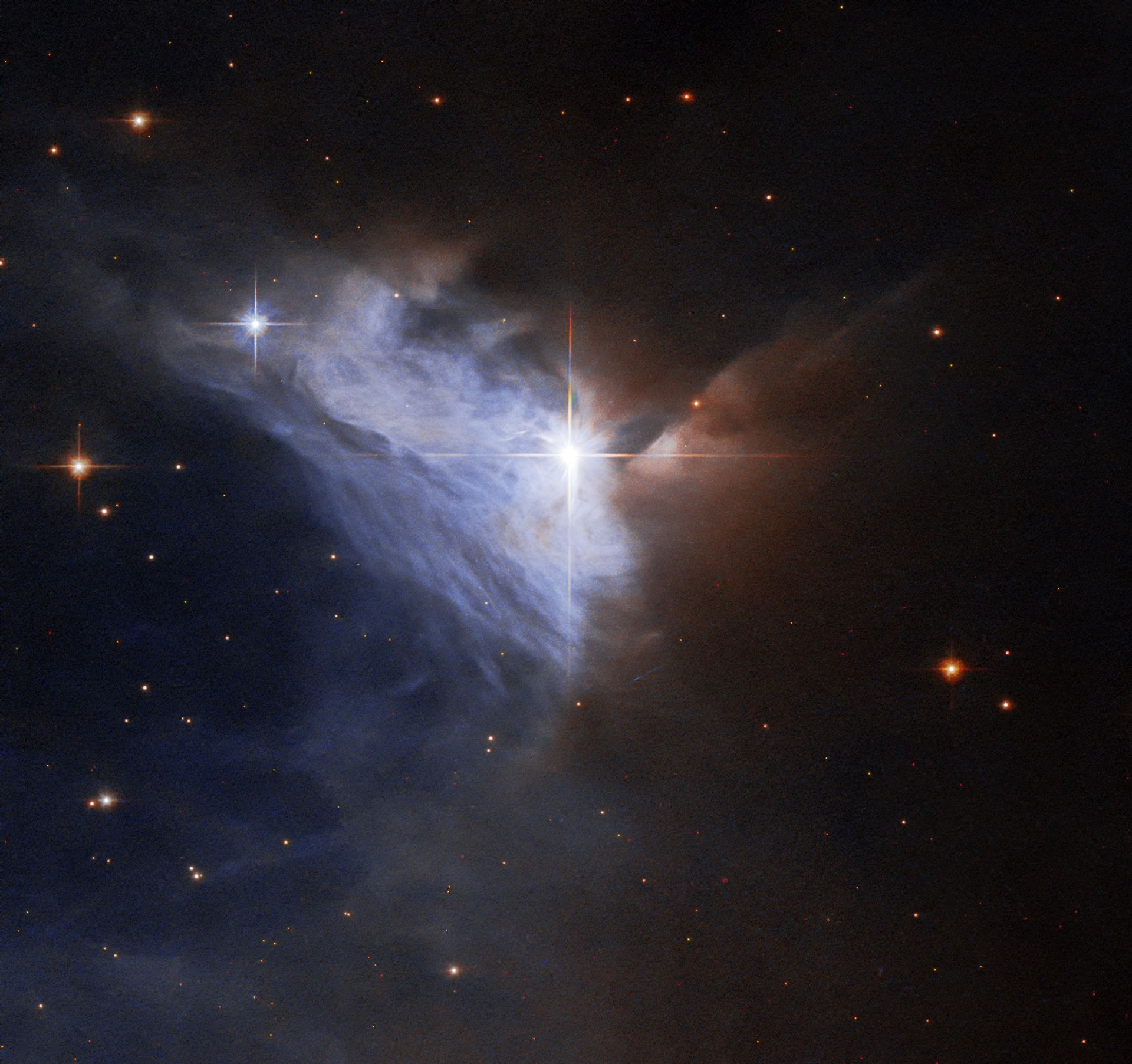 FOTO do Hubble flagra estrela prateada em véu de gás e poeira FOTO do Hubble flagra estrela prateada em véu de gás e poeira - Sputnik Brasil, 1920, 10.05.2021