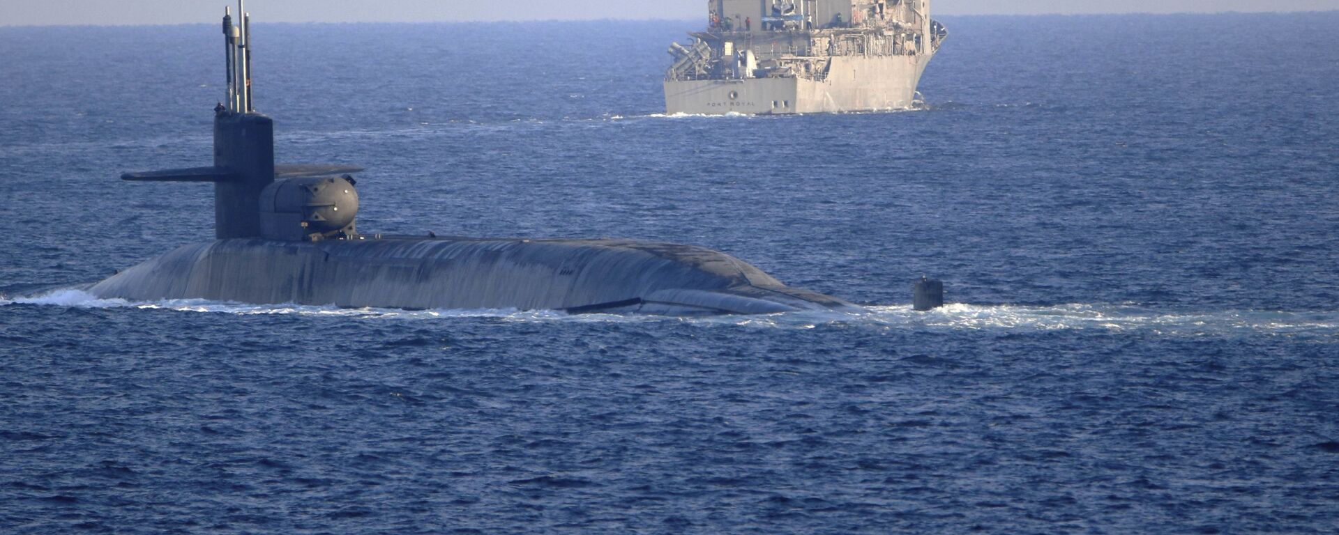 Embarcações da Marinha dos EUA no estreito de Ormuz - Sputnik Brasil, 1920, 22.06.2025