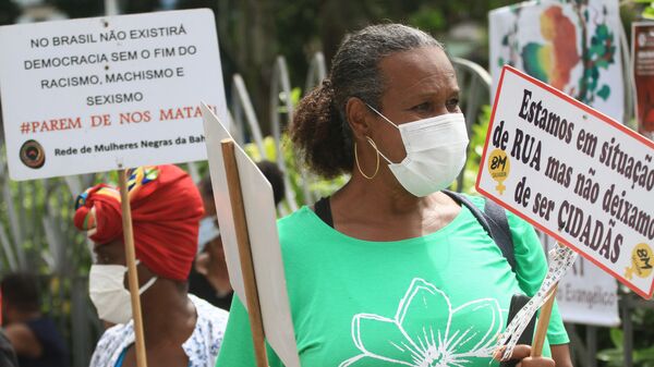 Ato no dia 13 de Maio de 2021 denuncia o racismo na sociedade brasileira, na Praça Piedade, em Salvador (BA) - Sputnik Brasil