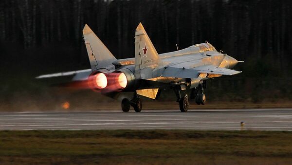 Caça MiG-31 da Rússia durante treinamento na região de Tver - Sputnik Brasil