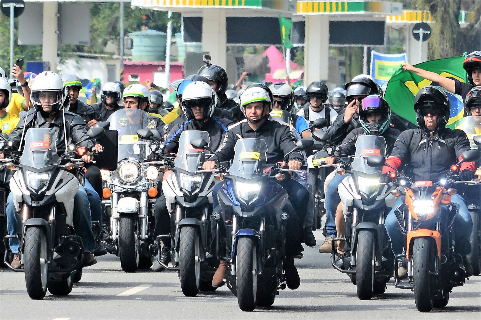 'Manobra arriscada': presença de Pazuello em ato com Bolsonaro é cálculo político, diz pesquisador - Sputnik Brasil, 1920, 25.05.2021