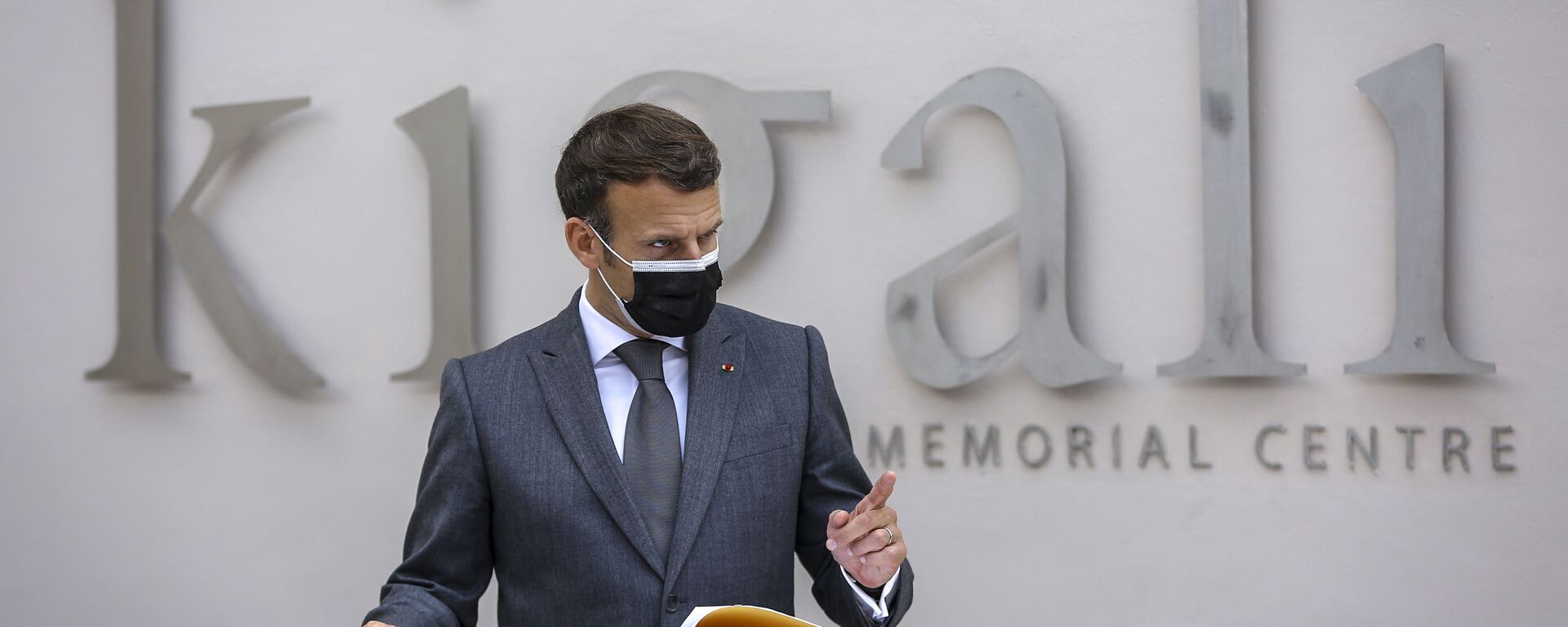 Presidente francês, Emmanuel Macron, discursa no Memorial do Genocídio de Kigali, em Ruanda - Sputnik Brasil, 1920, 27.05.2021