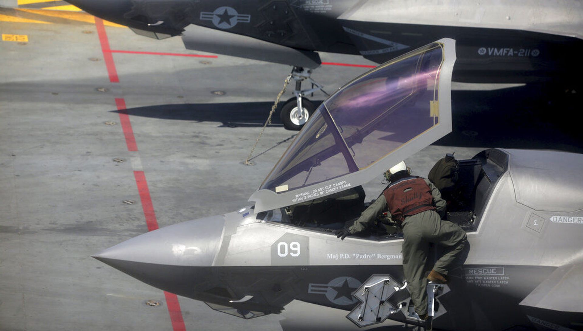 Militares participam de exercício da OTAN no porta-aviões HMS Queen Elizabeth na costa de Portugal, 27 de maio de 2021 Militares participam de exercício da OTAN no porta-aviões HMS Queen Elizabeth na costa de Portugal, 27 de maio de 2021 - Sputnik Brasil, 1920, 28.05.2021