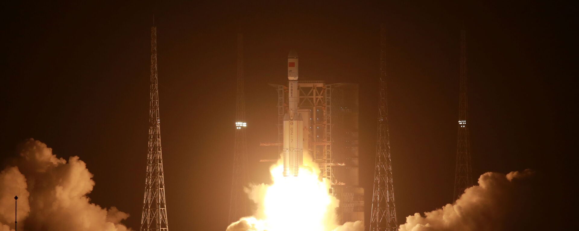 Foguete chinês Longa Marcha 7 carregando a nave de carga Tianzhou-2 decola do Centro de Lançamento Espacial Wenchang, China, 29 de maio de 2021 - Sputnik Brasil, 1920, 12.11.2022