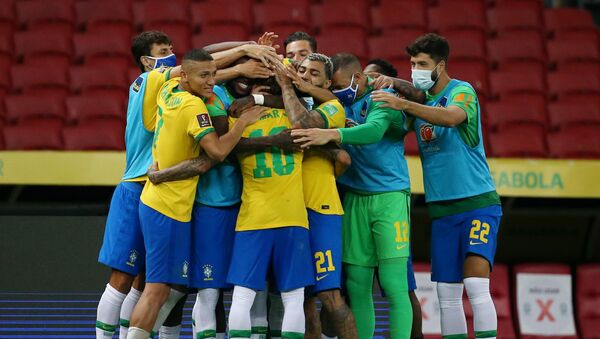 Jogadores do Brasil comemoram após a vitória sobre o Equador em jogo válido pelas Eliminatórias da Copa do Mundo de 2022 - Sputnik Brasil