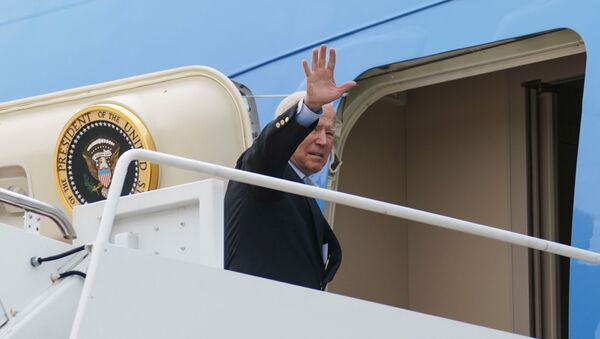 Joe Biden, presidente dos EUA, embarca no Air Force One para participar da cúpula do G7 no Reino Unido, na Base Conjunta Andrews, Maryland, EUA, 9 de junho de 2021 - Sputnik Brasil