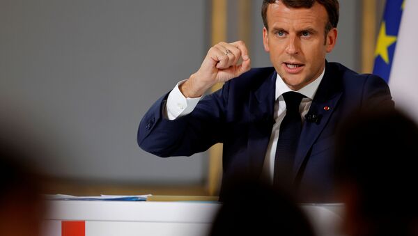 Emmanuel Macron, presidente da França, gesticula durante coletiva de imprensa no Palácio do Eliseu em Paris, França, 10 de junho de 2021 - Sputnik Brasil