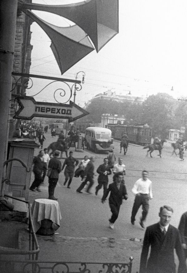 Sirene de defesa civil em Leningrado durante os primeiros dias da guerra - Sputnik Brasil