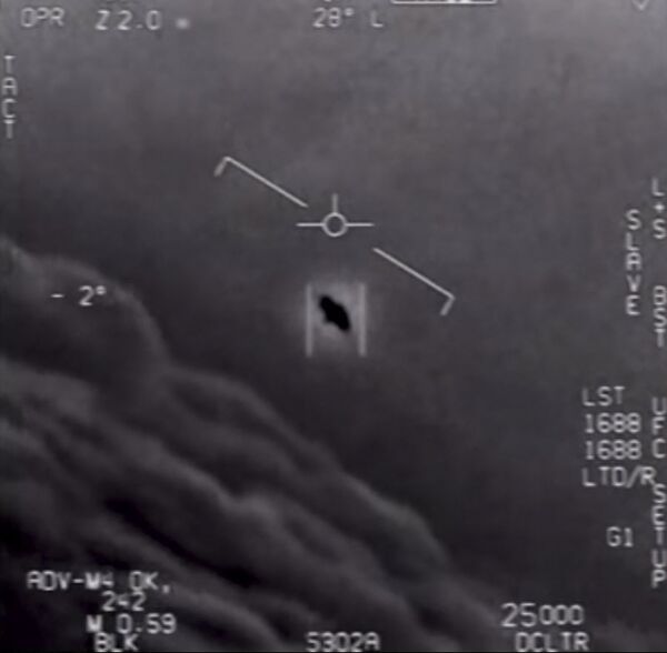 Captura de tela do vídeo de um OVNI feito por pilotos da Marinha dos EUA e fornecido pelo Departamento de Defesa em 26 de abril de 2020
 - Sputnik Brasil