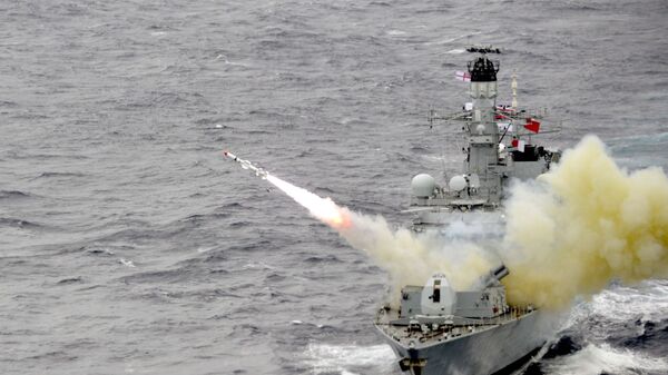 Navio de guerra HMS Montrose da Marinha Real Britânica dispara míssil Harpoon (foto de arquivo) - Sputnik Brasil