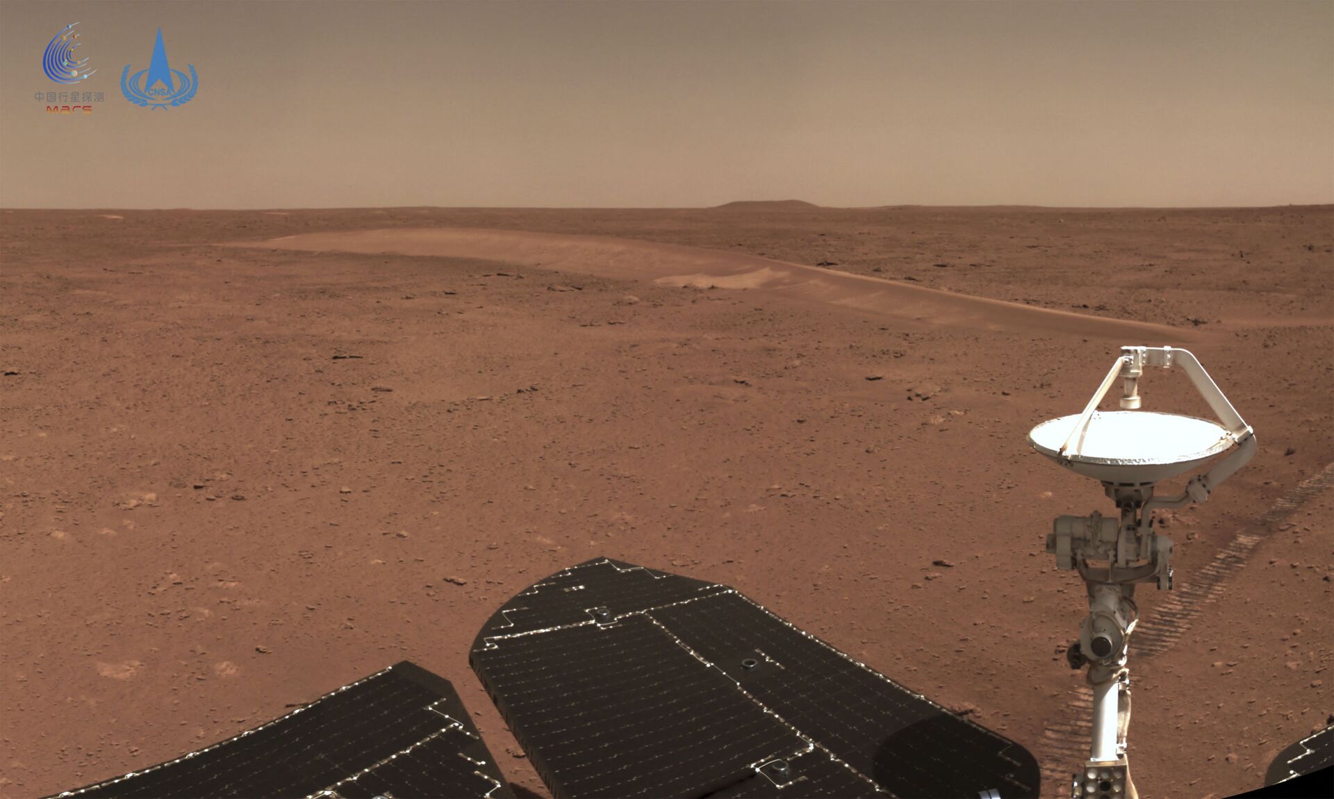 Superfície de Marte captada pelo rover Zhurong da China, 4 de julho de 2021