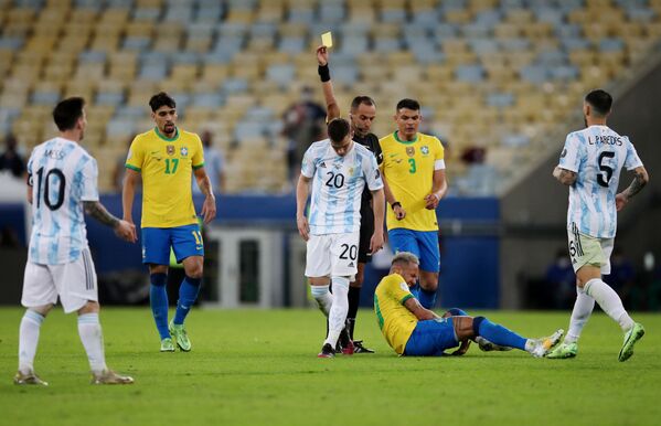 Jogadores argentinos e brasileiros durante a decisão da Copa América, 10 de julho de 2021 - Sputnik Brasil