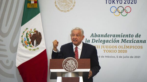 Presidente mexicano López Obrador fala durante cerimônia da bandeira da seleção mexicana para os Jogos Olímpicos de Tóquio em 2020, na Cidade do México. Foto de arquivo - Sputnik Brasil