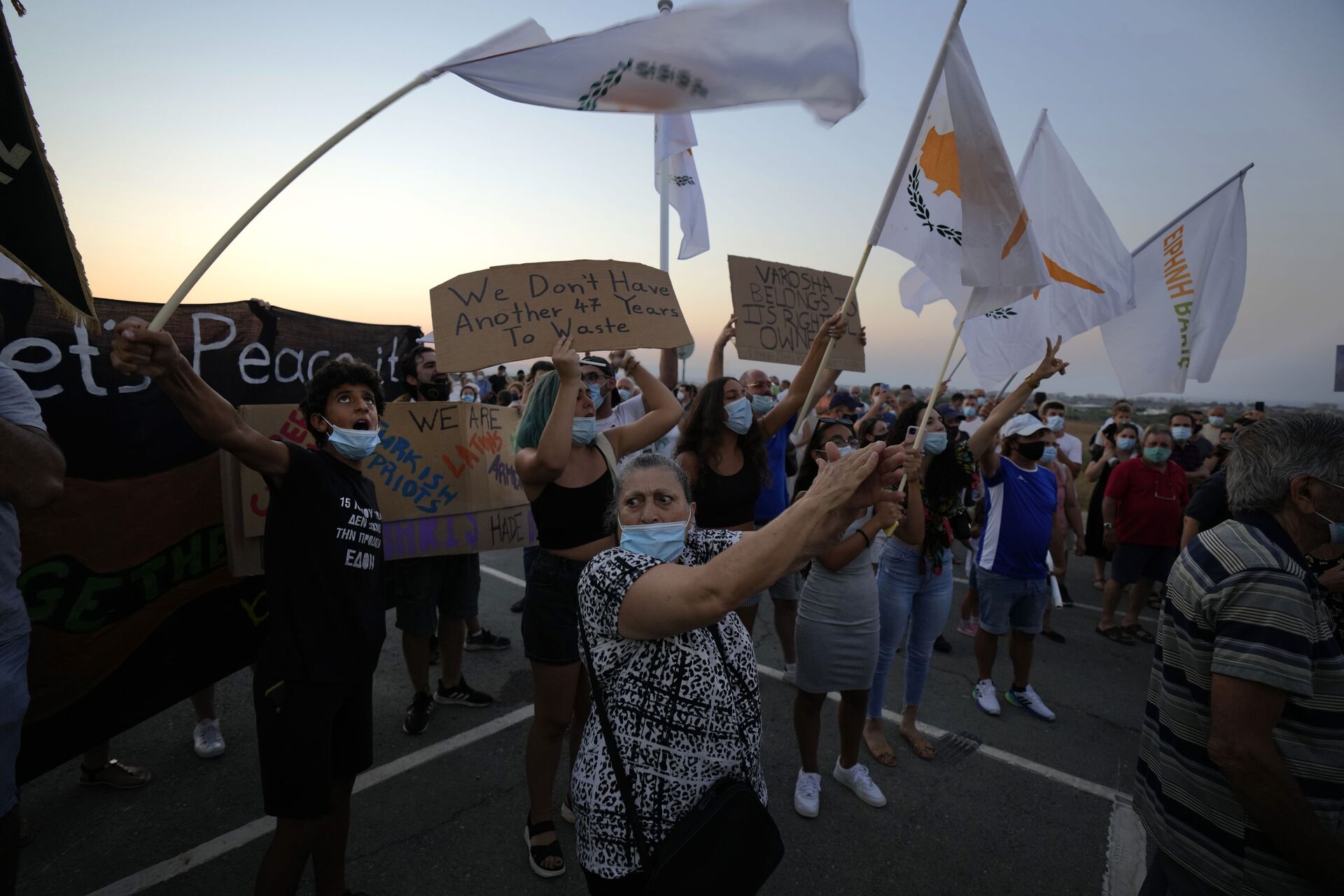 Lapid de Israel se encontra com homólogo cipriota e expressa preocupação sobre Turquia em Varosha - Sputnik Brasil, 1920, 26.07.2021