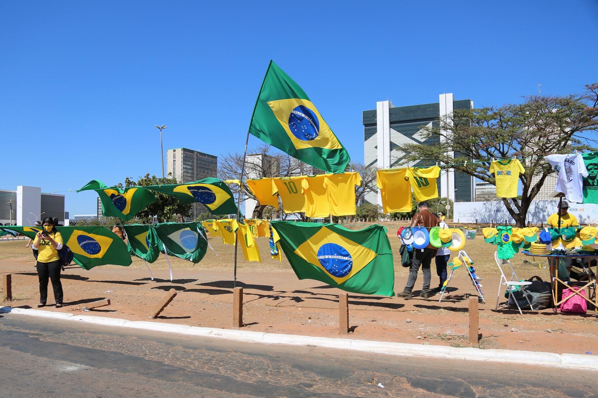 Capitais brasileiras têm atos pró-Bolsonaro e a favor do voto impresso (FOTOS) - Sputnik Brasil, 1920, 01.08.2021