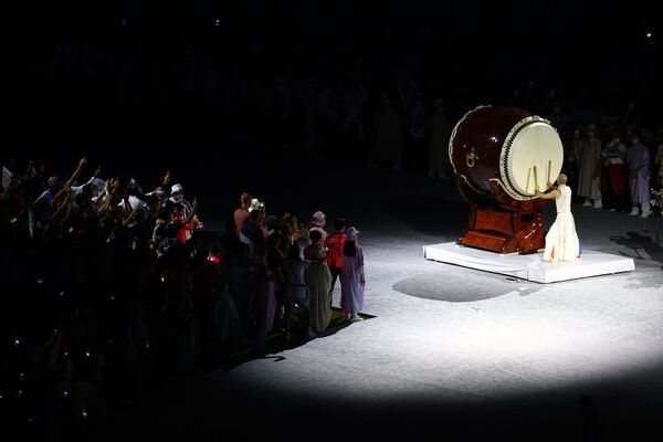 Tradicional baterista se apresenta durante a cerimônia de encerramento das Olimpíadas de Tóquio - Sputnik Brasil