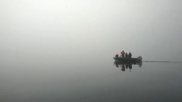 Operação de resgate no local da queda do helicóptero Mi-8 no lago Kuril, região de Kamchatka, 12 de agosto de 2021 - Sputnik Brasil