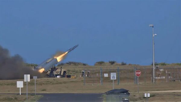 Lançamento de míssil a partir do polígono de Barking Sands, no Havaí - Sputnik Brasil