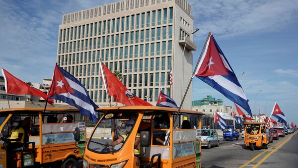 A caravan organized by the Cuban Communist Youth Union (UJC) passes the U.S. Embassy in Havana, Cuba, August 5, 2021. - Sputnik Brasil
