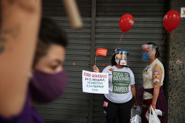 Mulheres demonstram descontentamento com governo de Bolsonaro, no Rio de Janeiro, em 7 de setembro de 2021. - Sputnik Brasil