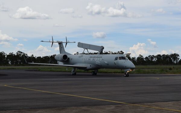 Avião radar E-99 da FAB, utilizado para interceptar aeronave que entrou sem autorização no espaço aéreo brasileiro. - Sputnik Brasil