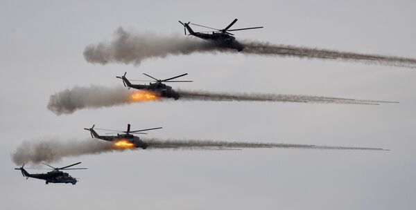 Helicópteros de ataque Mi-24 durante a etapa principal dos exercícios militares Zapad 2021, no polígono de Mulino, região de Nizhny Novgorod, Rússia. - Sputnik Brasil