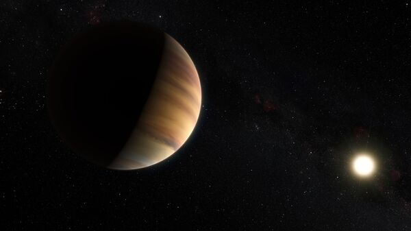 Exoplaneta 51 Pegasi b na representação de um artista. Foi o primeiro exoplaneta a ser encontrado orbitando em torno de uma estrela normal, em 1995. Depois de 20 anos, esse objeto também foi o primeiro exoplaneta detectado diretamente por espectroscopia em luz visível - Sputnik Brasil