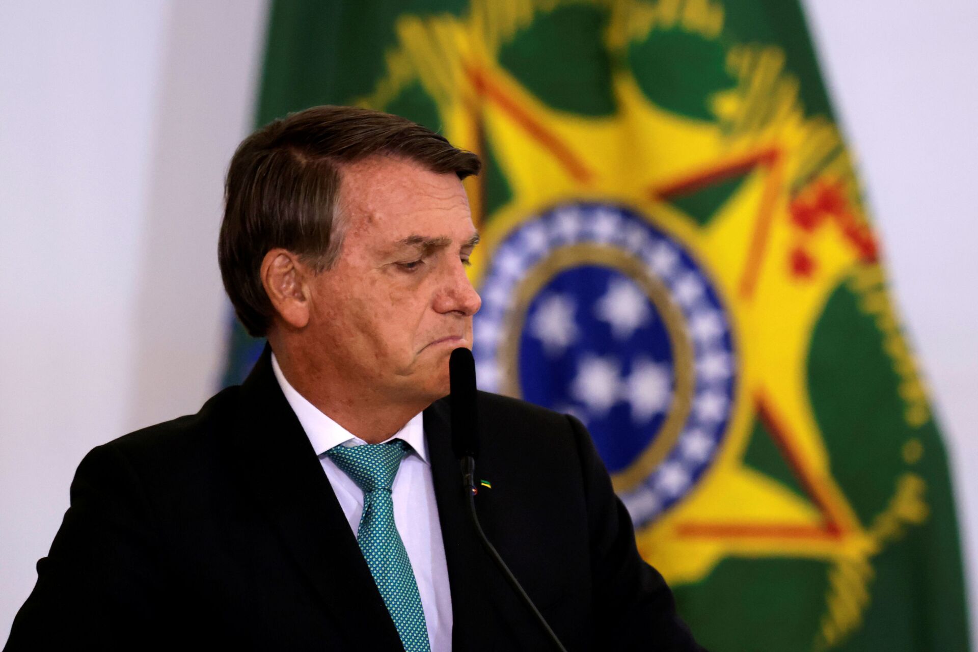 Jair Bolsonaro, presidente do Brasil, fala durante cerimônia para marcar os 1.000 dias de governo no Palácio do Planalto em Brasília, Brasil, 27 de setembro de 2021 - Sputnik Brasil, 1920, 09.11.2021