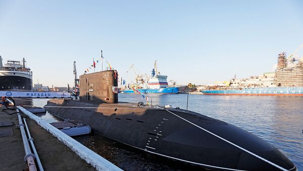 Cerimônia solene de hasteamento de bandeira no submarino Magadan, do projeto 636.3, 12 de outubro de 2021 - Sputnik Brasil