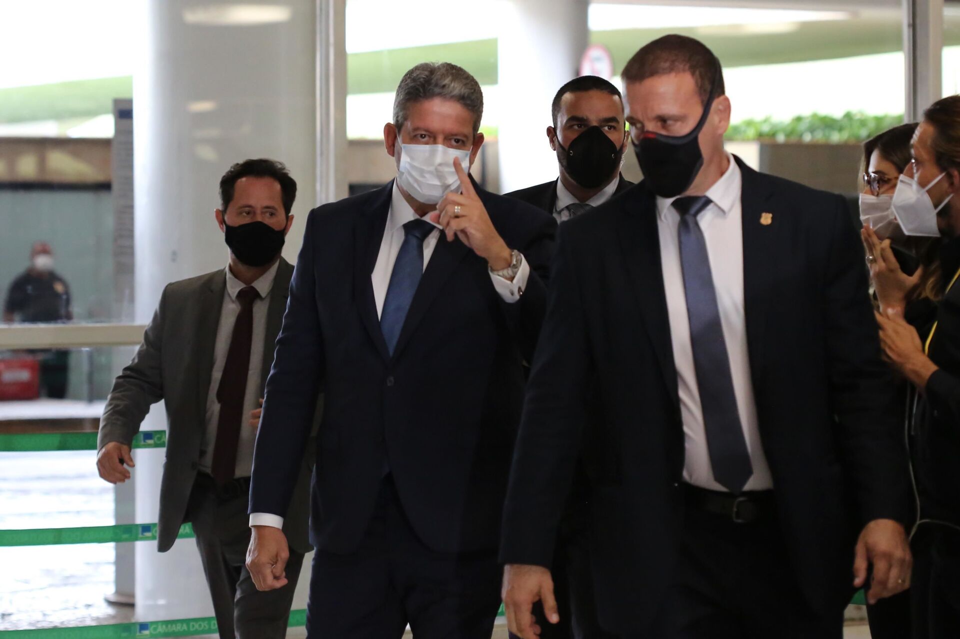 O presidente da Câmara Arthur Lira durante a chegada à Câmara dos Deputados, na cidade de Brasília, DF, neste quarta feira, 13 de outubro de 2021 - Sputnik Brasil, 1920, 09.11.2021