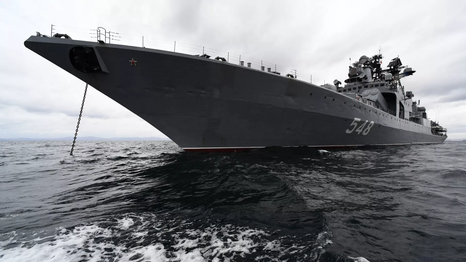 Navio antissubmarino grande Admiral Panteleev da Frota do Pacífico da Marinha russa durante o exercício naval conjunto, Interação Naval 2021, no mar do Japão Navio antissubmarino grande Admiral Panteleev da Frota do Pacífico da Marinha russa durante o exercício naval conjunto, Interação Naval 2021, no mar do Japão - Sputnik Brasil, 1920, 14.10.2021