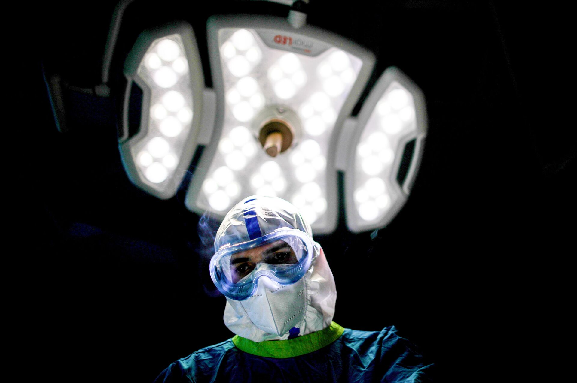 Caras do Tempo (Faces of the time), uma homenagem sincera aos médicos que salvam vidas durante a pandemia do coronavírus. A melhor foto na categoria Retrato. O Herói dos Nossos Tempos - Sputnik Brasil, 1920, 09.11.2021